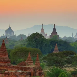 Temples and pagodas at sunset, Plain of Bagan, Myanmar Temples and pagodas at sunset, Plain of Bagan, Myanmar