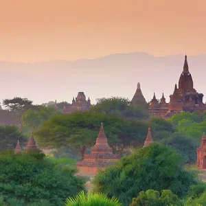 Temples and pagodas at sunset, Plain of Bagan, Myanmar Temples and pagodas at sunset, Plain of Bagan, Myanmar