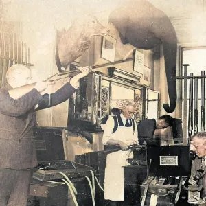 TESTING GUNS 1930S TESTING GUNS 1930S