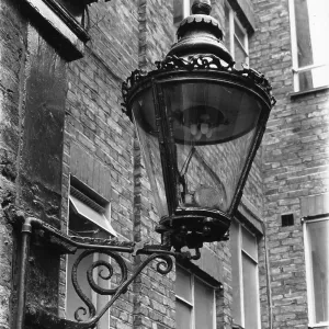 VICTORIAN BRACKET LAMP VICTORIAN BRACKET LAMP