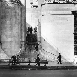 WATERLOO BRIDGE STEPS WATERLOO BRIDGE STEPS