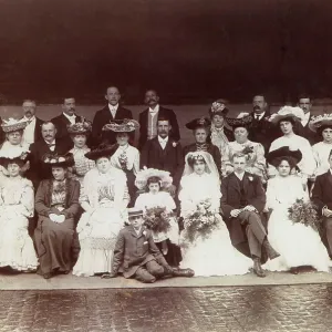 Wedding group photo Wedding group photo