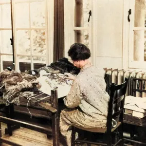WOMAN/TAPESTRY 1930S WOMAN/TAPESTRY 1930S