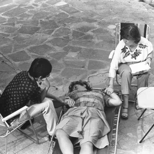 Three women at Fishpond Bottom, Dorset Three women at Fishpond Bottom, Dorset