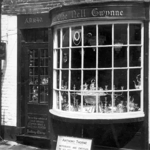 YE OLDE NELL GWYNNE YE OLDE NELL GWYNNE