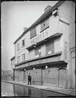 Broker: 10 Much Park Street, Coventry