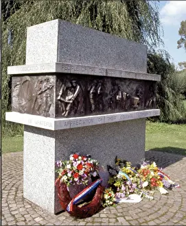 Funded: 101st US Airborne Memorial Gift to the Dutch