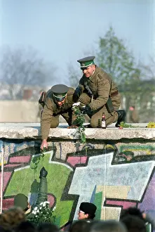 Grenzen: 11th anniversary of the fall of the Berlin Wall