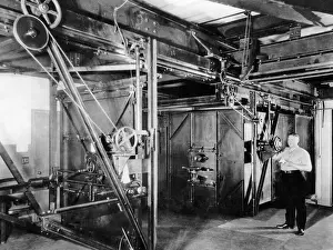 Operates: 14 ton film camera, 1934