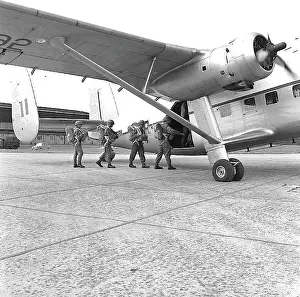 Paras: 16th Parachute Brigade training