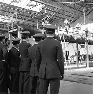 Paras: 16th Parachute Brigade training, RAF Abingdon