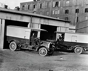 Trucking: 1910s 1920s Pair Of Delivery Drivers