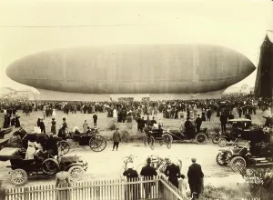 Rigid: The 1912 non-rigid airship Akron