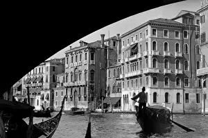 Vinta: 1920s 1930s Beneath Rialto Bridge