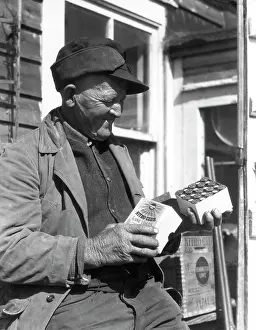 Barnegat: 1920s 1930s Elderly Man Box Shotgun