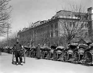 Trave: 1920s 1930s Long Line Of Rickshaws