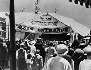 Generational: 1920s 1930s BACK VIEW OF CROWDS ENTERING CIRCUS
