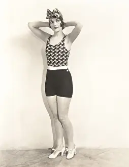 Ov1607: 1920s bathing beauty