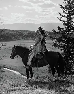 Stoney: 1920s - Native American Stoney Sioux Man Full Eagle Headdres
