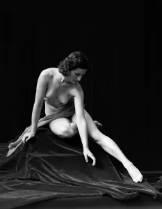 1920s Nude Woman Classical Pose