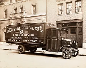 Haulage: 1921 Pierce Arrow van