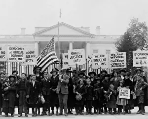 Scares: 1922 protest in front of the White House by children