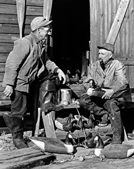 Decoys: 1930s 1940s Two Senior Men Sitting