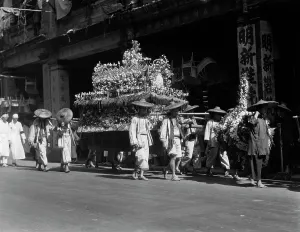 Marcher: 1930s Chinese Funeral Palanquin