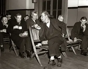Sufferer: 1930s During Great Depression Unemployed Men Sitting in R