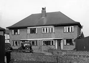 Detatched: 1930s housing