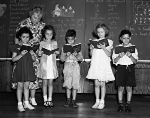 Recite: 1930s Line-Up Of 5 Elementary