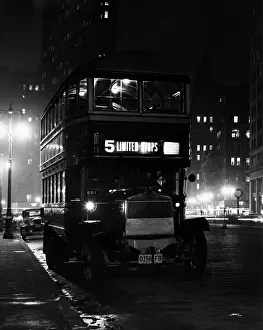 Flatiron: 1930s Retro Double Decker Bus