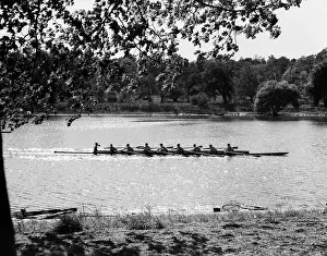Coordinate: 1930s Sculling Boat Race On The