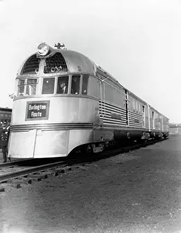 Zephyr: 1930s zephyr train engine cars in perspective