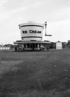 Freezer: 1937 1930s Roadside Refreshment