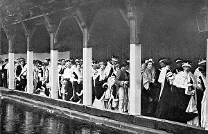 Torrential: 1937 Coronation - Abbey guests stranded in rain after ceremo