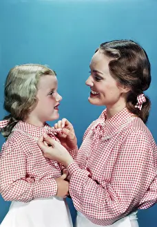 Cam001: 1940s 1950s Mother And Daughter