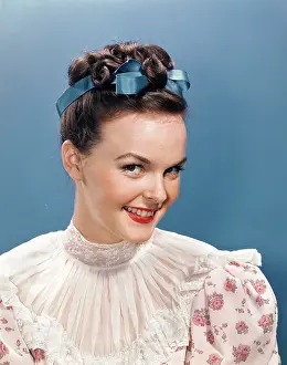 Coquette: 1940s 1950s PORTRAIT SMILING WOMAN WEARING HIGH