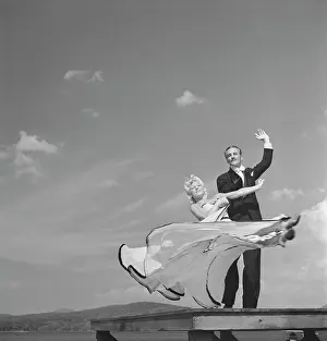 Egx001: 1940s Ballroom Dancing Couple