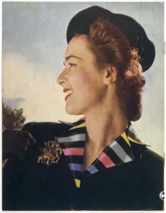 Lesley Bradshaw: 1940S BLACK BERET