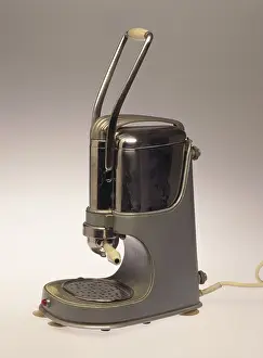 Espresso: 1940s Espresso Machine