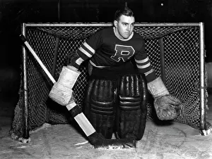 Padding: 1940s Goaldie In Front Of The