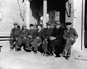 Lineup: 1940s Group Of Old Men In Hats