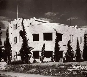 Oficcer: 1943 - Jerusalem, Palestine (Israel) - modern architecture