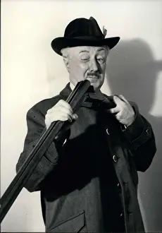 Impersonates: 1950-1959 Actor - Actress