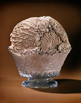Frt001: 1950s 1960s dish of chocolate ice