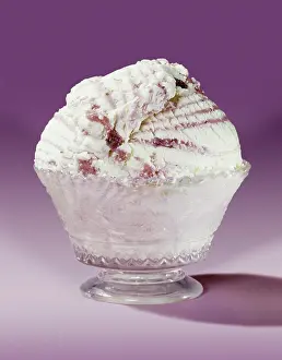 Ripple: 1950s 1960s dish of strawberry ripple