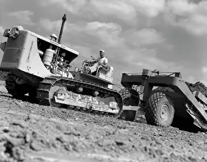 Scraper: 1950s Angled Worm'S-Eye View Of
