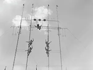 Egx001: 1950s Six Circus Performers On