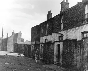 Decaying: 1950S MANCHESTER SLUM